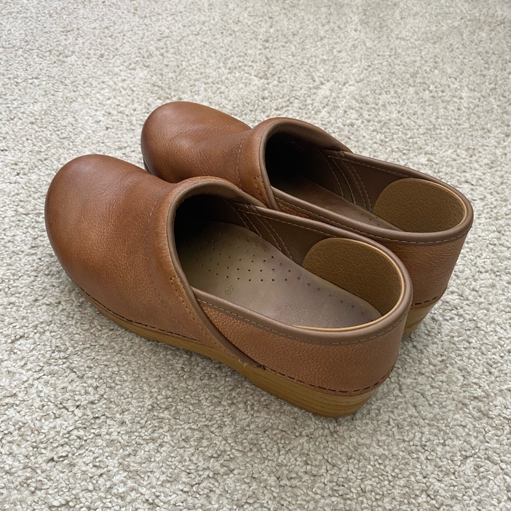 Women's Dansko Clogs - Size 9.5-10 (Size 40)